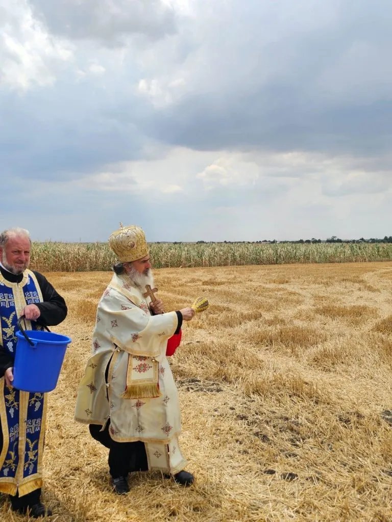 Arhiepiscopul Tomisului continuă seria de rugăciuni pentru ploaie (FOTO)  – foto 2