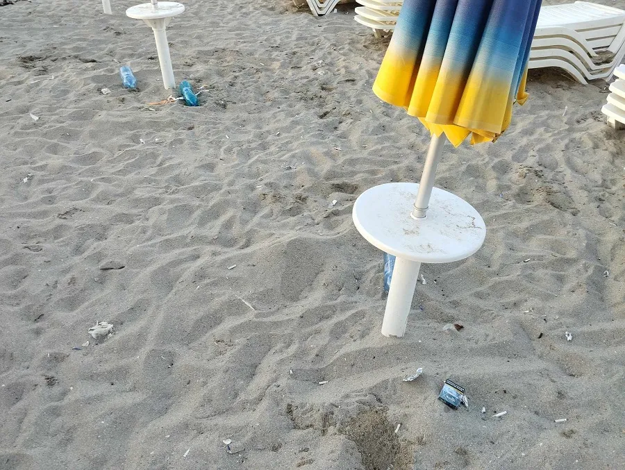 Păcat de mare și plajă! Iată ce lasă turiștii în urmă – foto 3