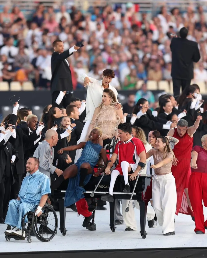Încep Jocurile Paralimpice de vară. Ceremonia de deschidere, plină de culoare (FOTO) – foto 10