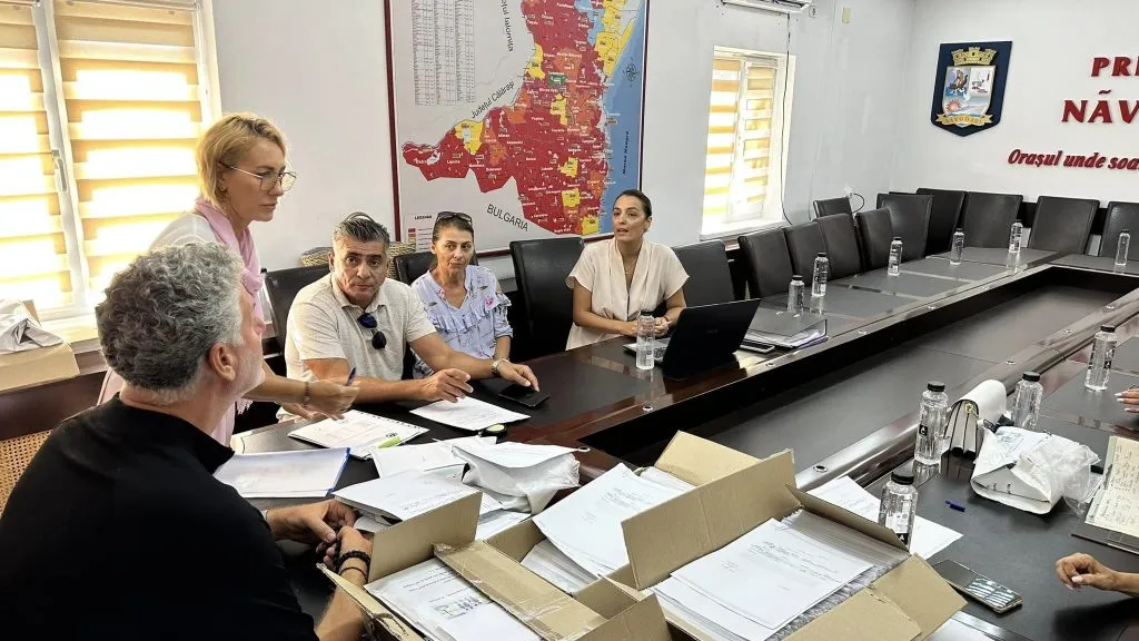 Clasicele ghiozdane și rechizite pentru copiii din Năvodari, înlocuite cu vouchere valorice – foto 2