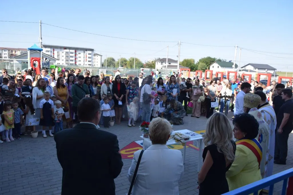 A sunat clopoțelul și pentru elevii comunei Cumpăna – foto 2
