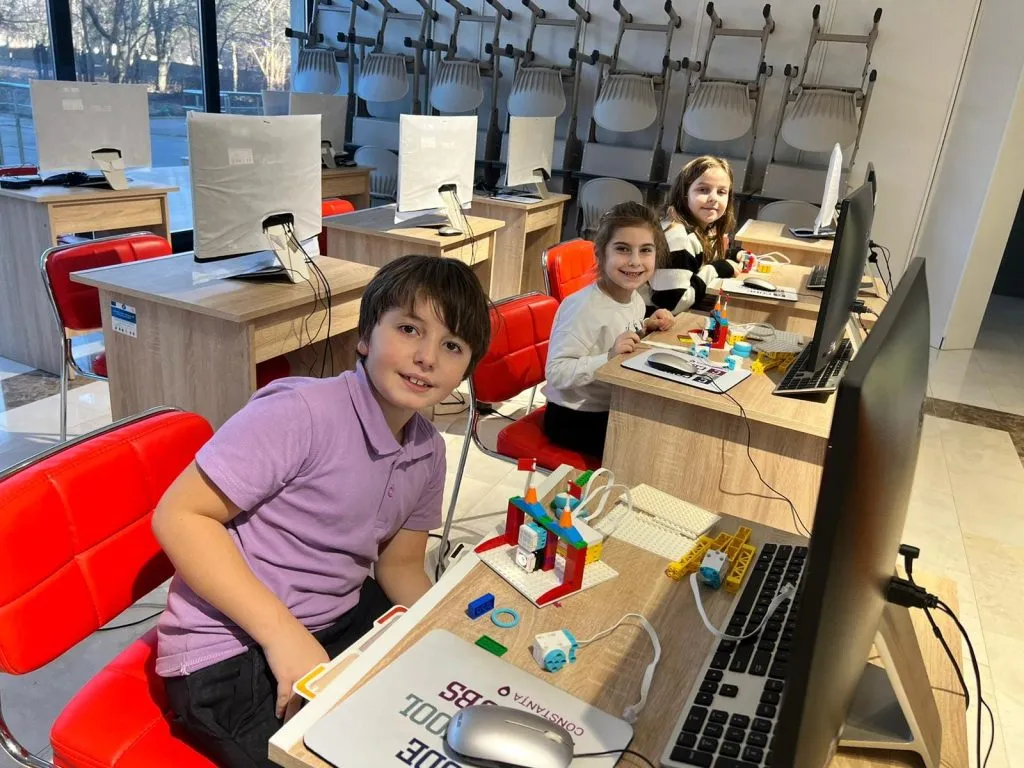 Brainy Center – Locul unde educația prinde viață – foto 15