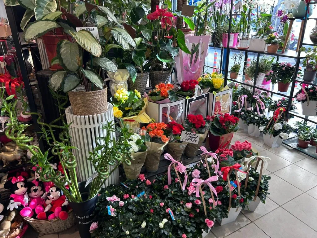 Florăriile din Constanța, asaltate de părinți în prima zi de școală (FOTO/VIDEO) – foto 7