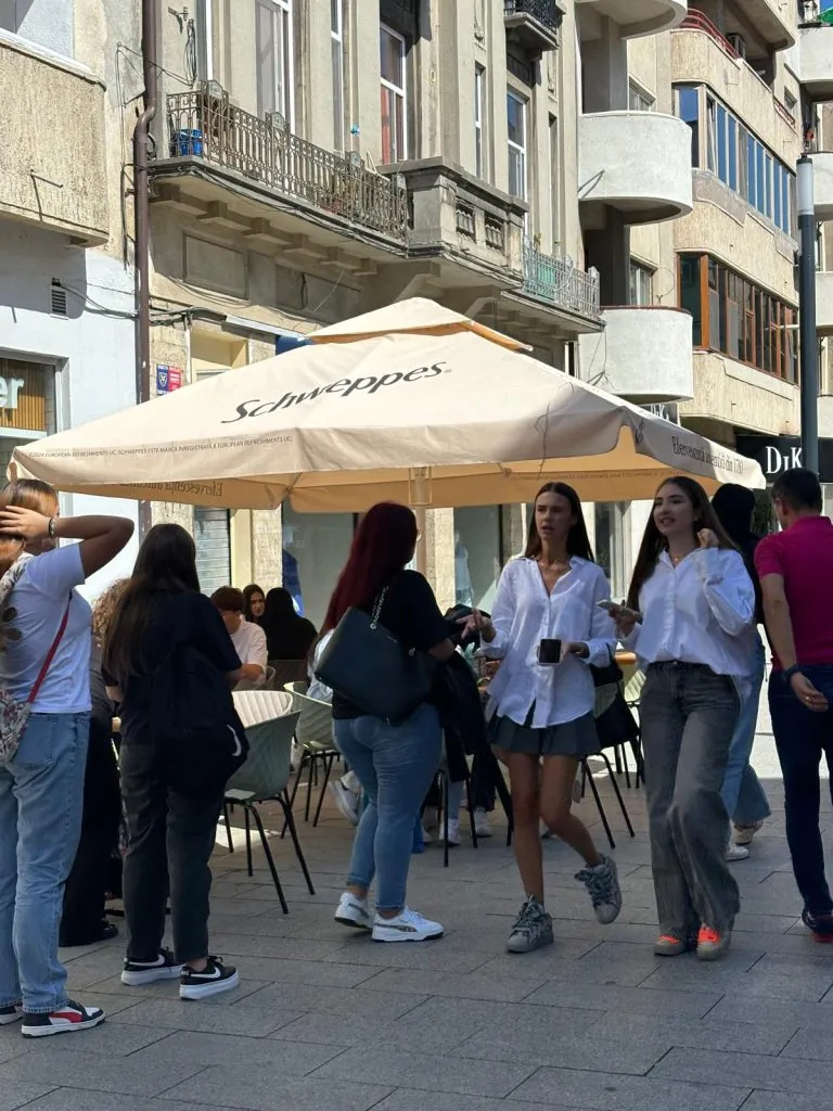 Școala a început la terase. Cafenelele, pline în prima zi de școală – foto 9