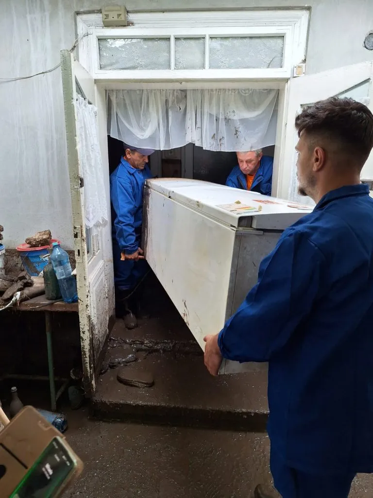 Asociația Corpul Salvatorilor Voluntari din România, în sprijinul românilor afectați de inundațiile devastatoare din Galați – foto 10