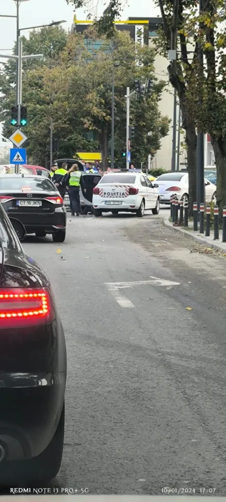 Traficul, dat peste cat din cauza ploilor – foto 3