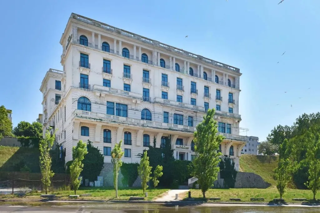 Hotelul Palace, un spectacol arhitectural. Imagini din interior (FOTO)  – foto 4