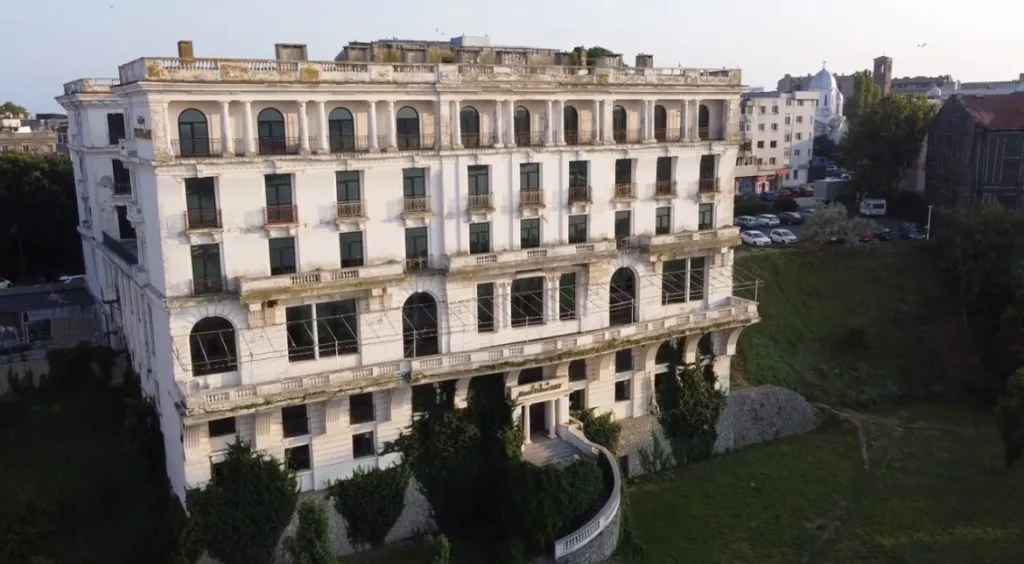 Hotelul Palace, un spectacol arhitectural. Imagini din interior (FOTO)  – foto 8