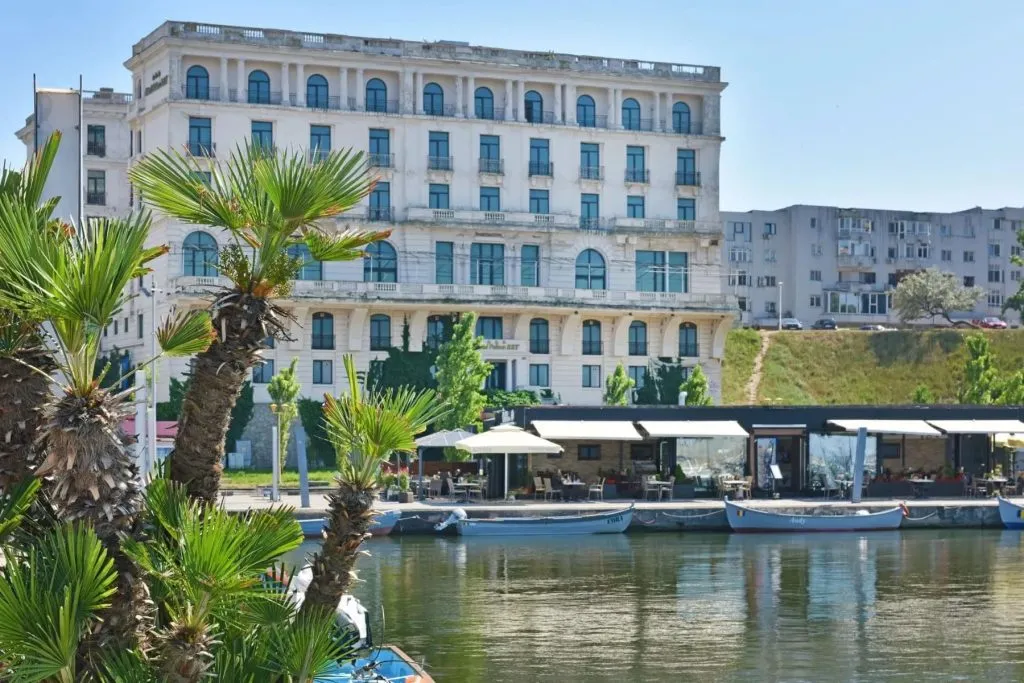 Hotelul Palace, un spectacol arhitectural. Imagini din interior (FOTO)  – foto 2