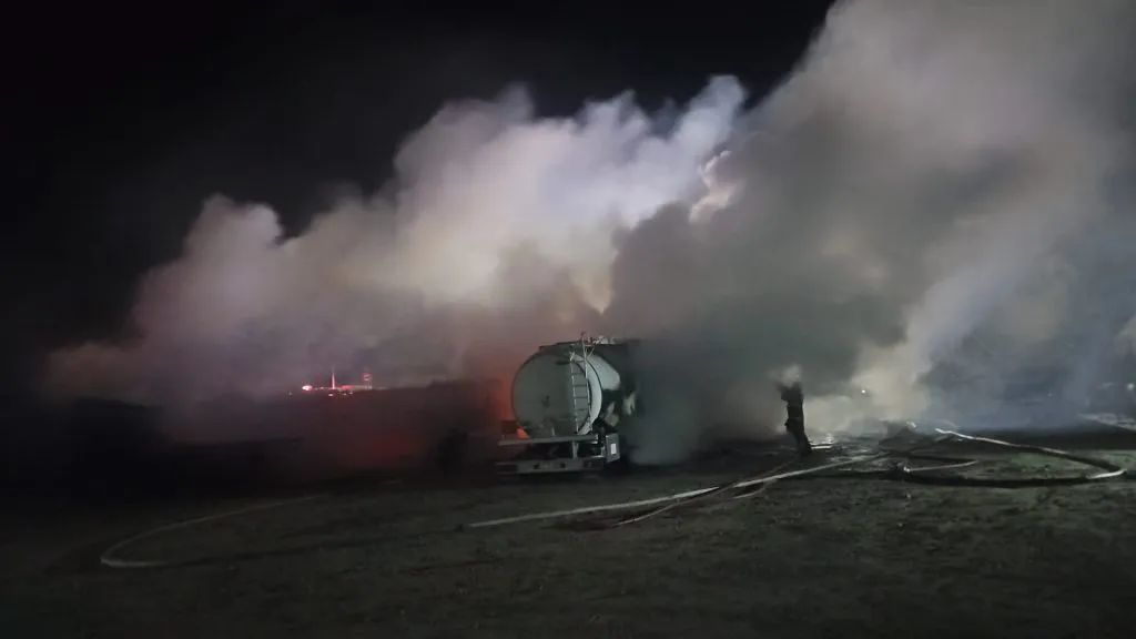 UPDATE: TIR-uri în flăcări, într-o parcare din localitatea 2 Mai (VIDEO/FOTO) – foto 6