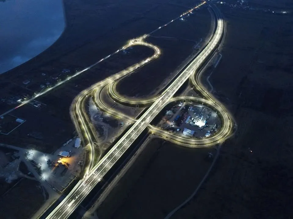 Ultimele pregătiri pentru deschiderea primilor 15,7 kilometri din secțiunea 5 a Autostrăzii Sibiu-Pitești – foto 3