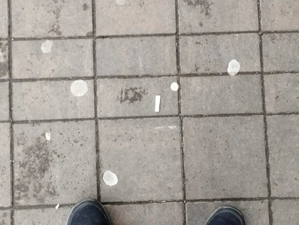 Pavaj din gumă de mestecat, în centrul Constanței – foto 4