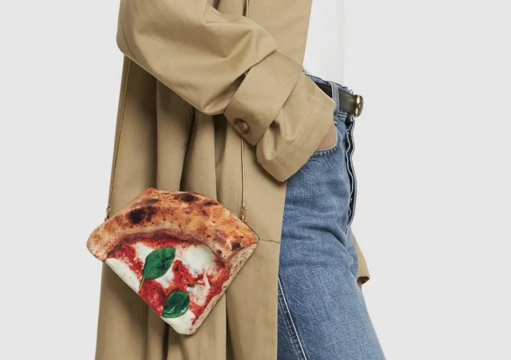 Moda, încotro? Poșete în formă de chiflă, apio sau… felie de pizza. Toate de firmă! – foto 2