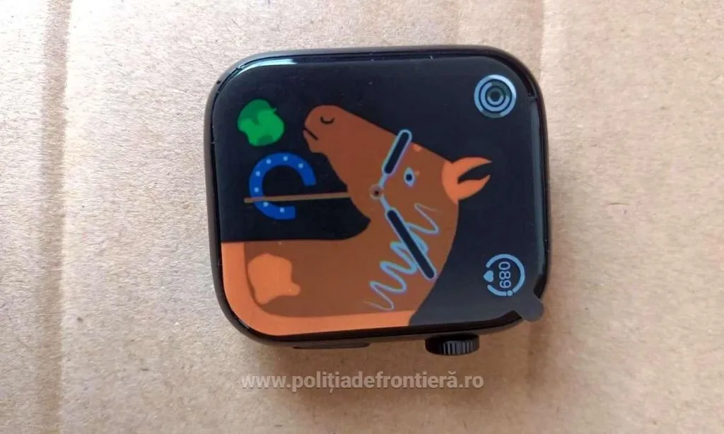 600 de ceasuri smart, în valoare de aproximativ 1,5 milioane de lei, confiscate de polițiști în Portul Constanța – foto 2