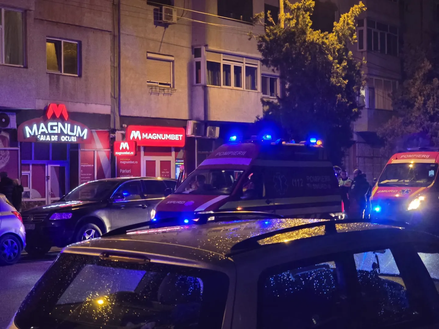 Bărbat înjunghiat, într-o sală de jocuri din KM 4