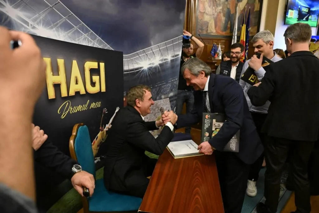 Gheorghe Hagi și-a lansat oficial autobiografia. Iată cât costă cartea – foto 3