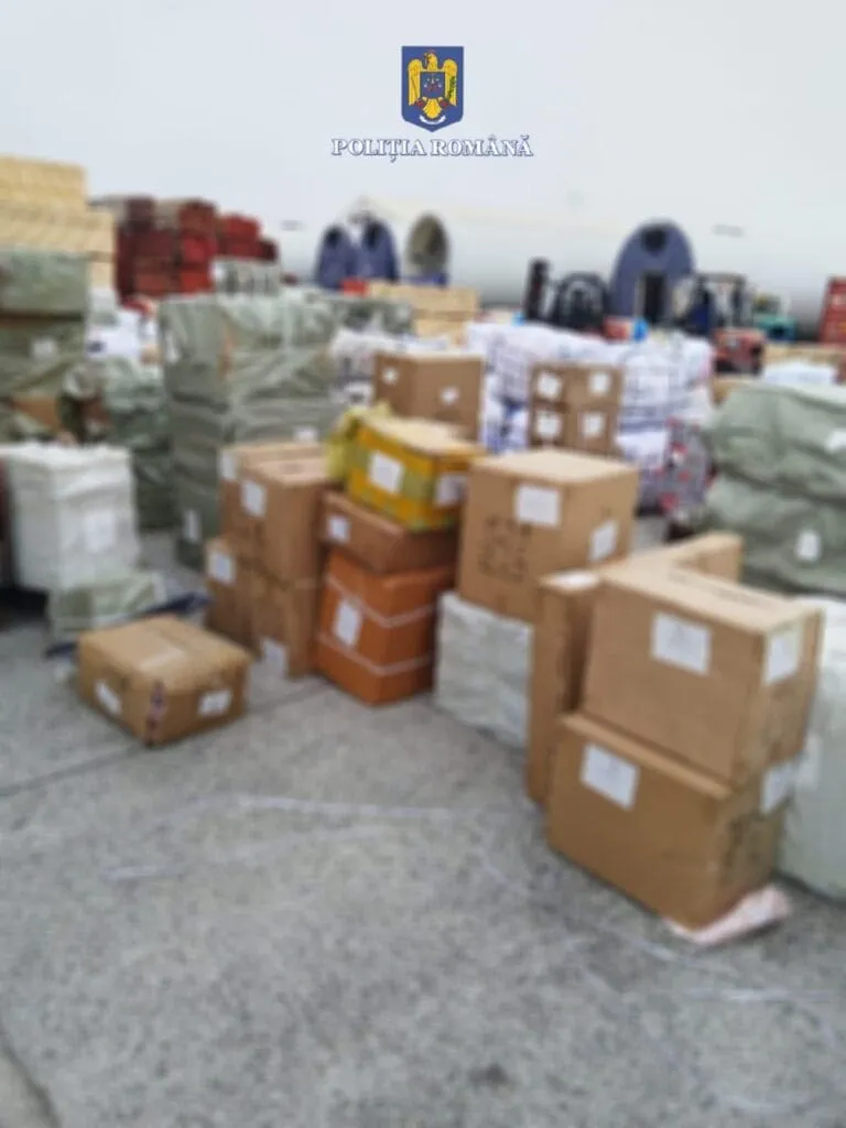 Peste 1.000 de jucării contrafăcute, confiscate în Portul Constanța – foto 2