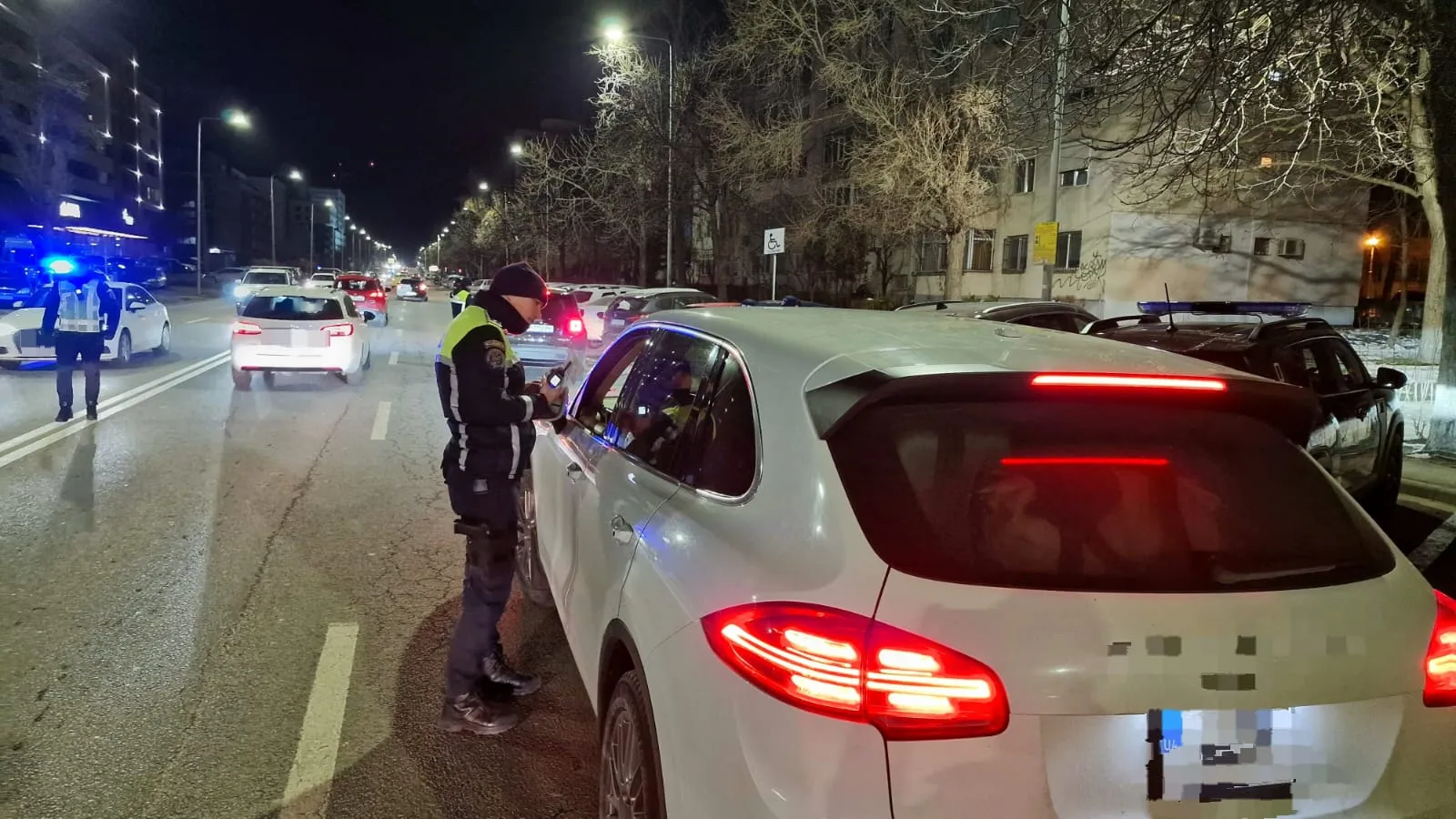Polițiștii constănțeni au aplicat aproape 100 de amenzi noaptea trecută