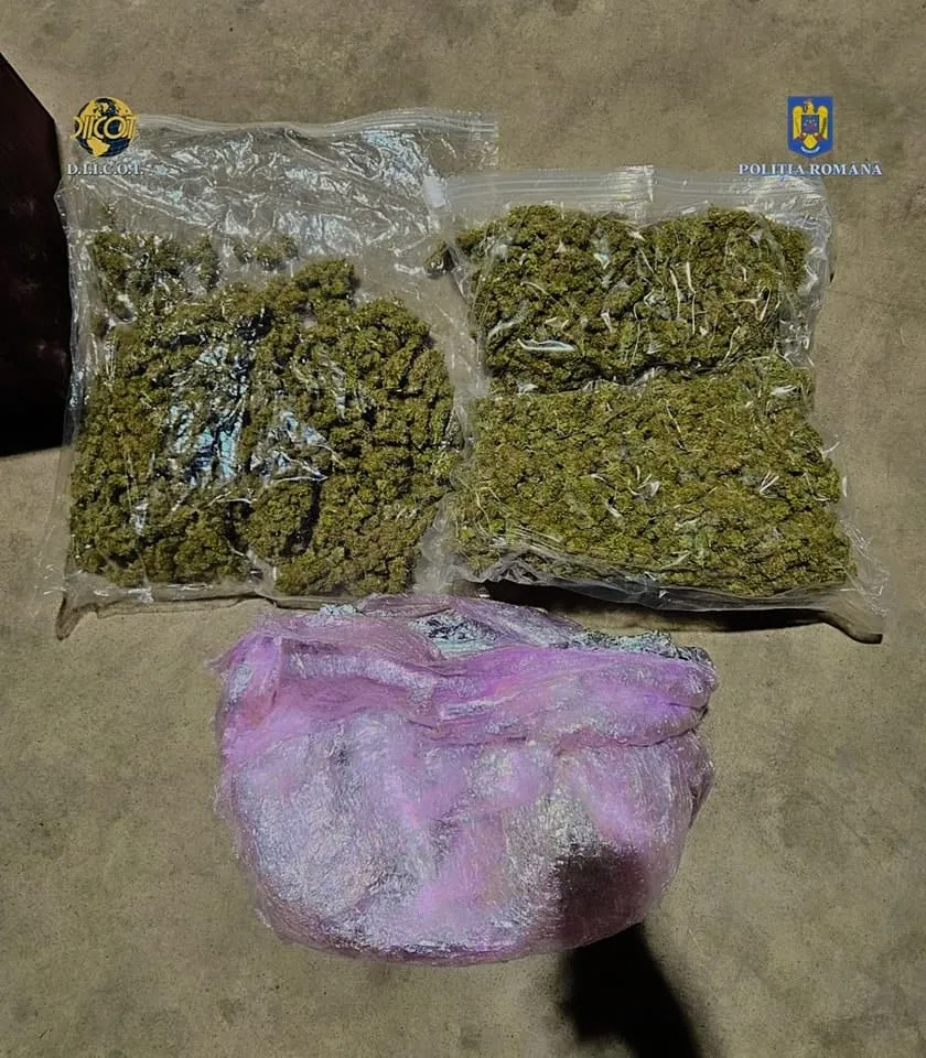 Prins în flagrant cu peste 2,2 kilograme de cannabis, livrate prin curierat din Spania (FOTO) – foto 5