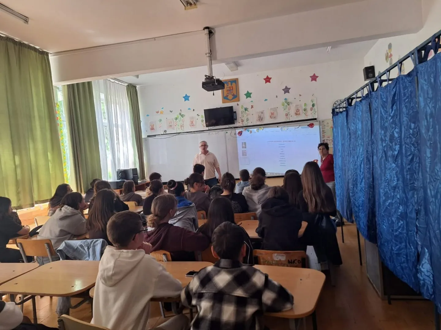 Continuă campania de promovare a istoriei Dobrogei și a patrimoniului MINAC în școlile și liceele constănțene