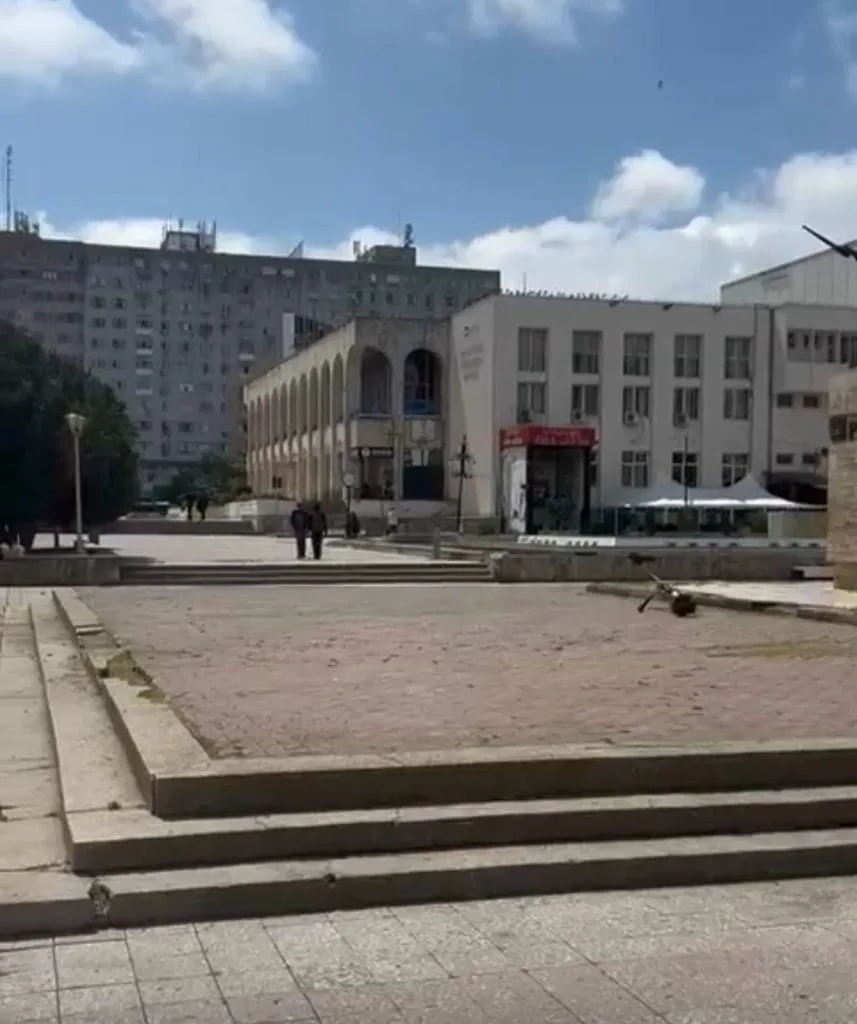 Oficialii vin și pleacă, problemele rămân. Zona Casei de Cultură, tot mai dezolantă (FOTO) – foto 3