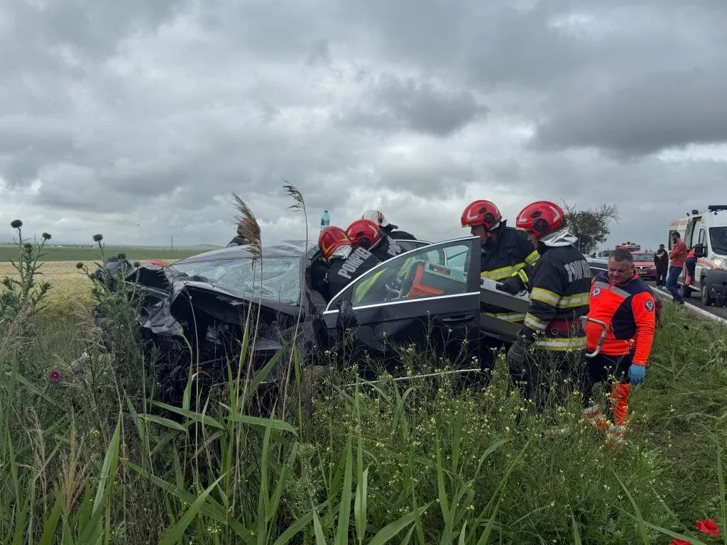 Accident grav la ieșire din Mihail Kogălniceanu (FOTO) – foto 2