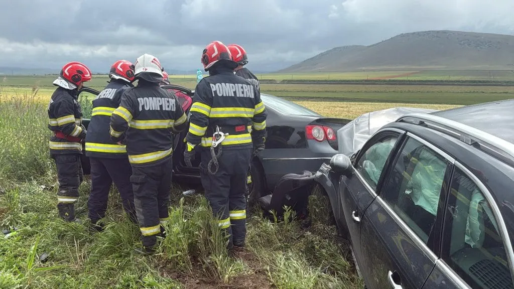 Accident grav la ieșire din Mihail Kogălniceanu (FOTO) – foto 3