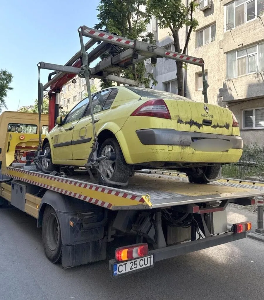 24 de mașini abandonate sau fără stăpân, ridicate de pe domeniul public – foto 3