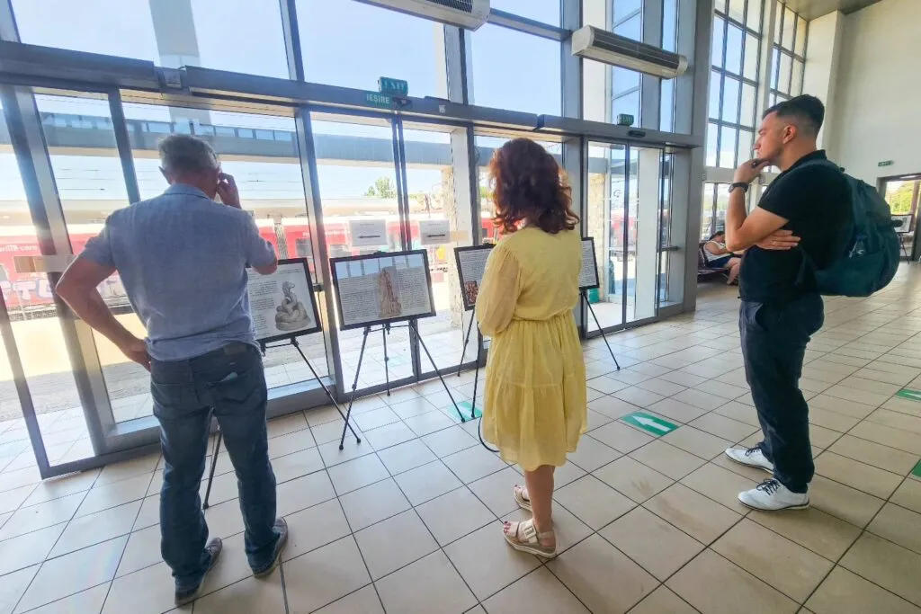 S-a deschis expoziția temporară „La marginea Imperiului. Zeii cetății Tomis” (FOTO) – foto 4