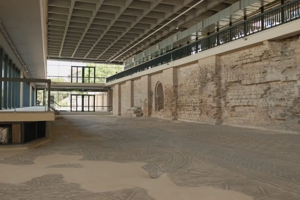 Edificiul roman cu mozaic își va redeschide porțile pentru publicul larg (FOTO) – foto 4