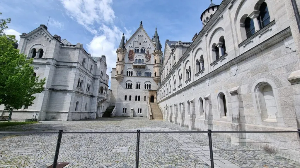 Castelul Neuschwanstein, înscris în Patrimoniul UNESCO, alături de alte trei clădiri spectaculoase (FOTO) – foto 3