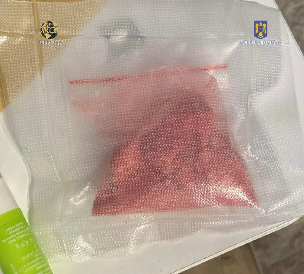 Cetățean moldovean, reținut la Constanța. Îngropa droguri în diverse zone din oraș, apoi le vindea online – foto 3