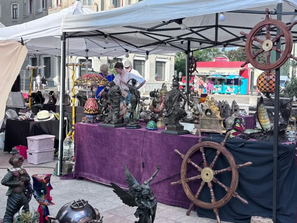 „Antique by the Sea” – un târg al produselor cu poveste, în Piața Ovidiu (FOTO) – foto 8