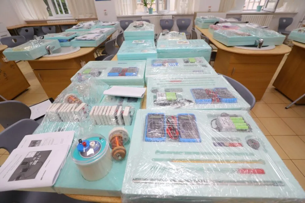 78,8 milioane lei pentru dotarea școlilor din Constanța (FOTO) – foto 3