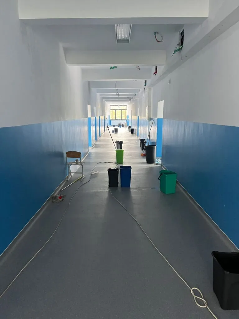 Școala Remus Opreanu e gata, dar cu disclaimer, după ce a plouat în clase: termenul de finalizare e, de fapt, la… anul! – foto 3