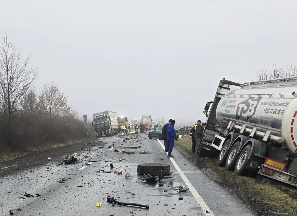 UPDATE: Carnagiu pe o șosea din România: 6 morți într-un accident rutier – foto 3