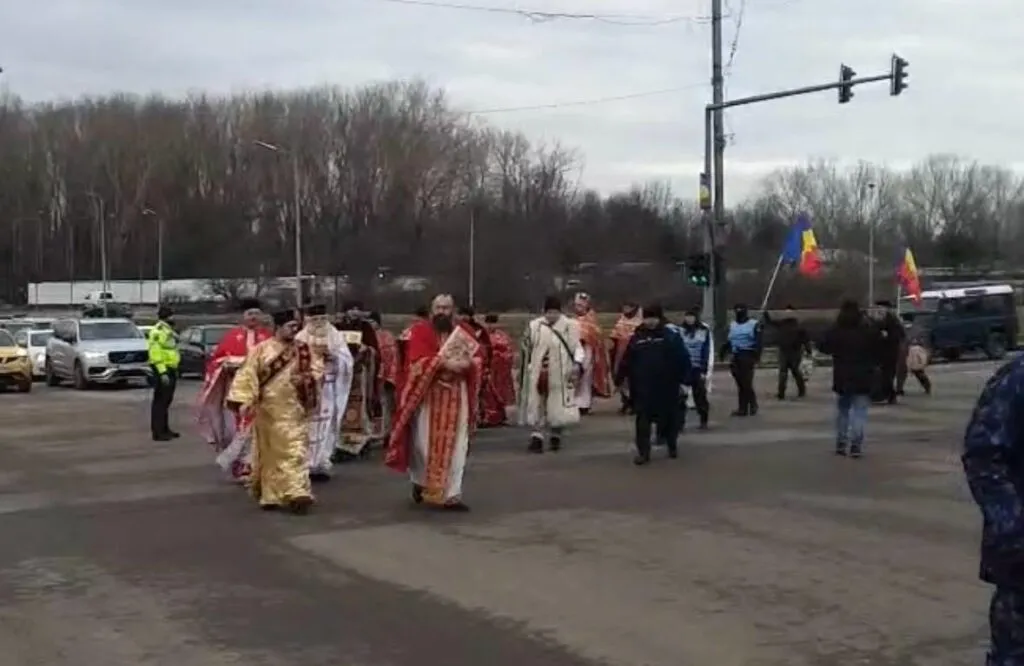 Procesiune pe străzile Constanței. Sfântul Haralambie, prăznuit astăzi – foto 2