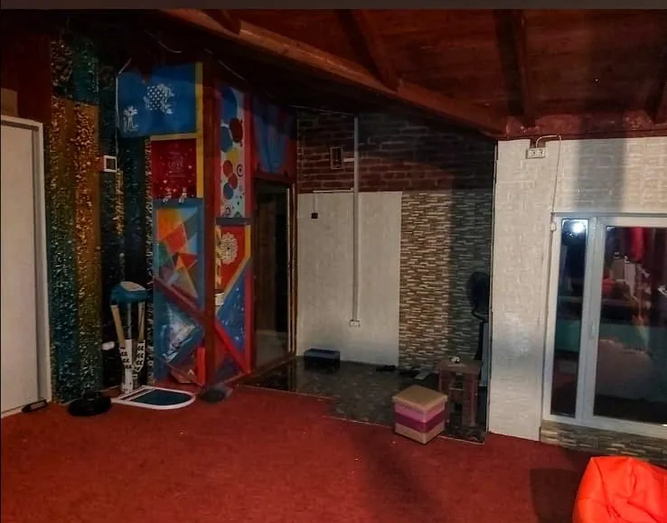 În centrul Constanței există un apartament care arată ca o vilă. Iar acum este de vânzare – foto 5