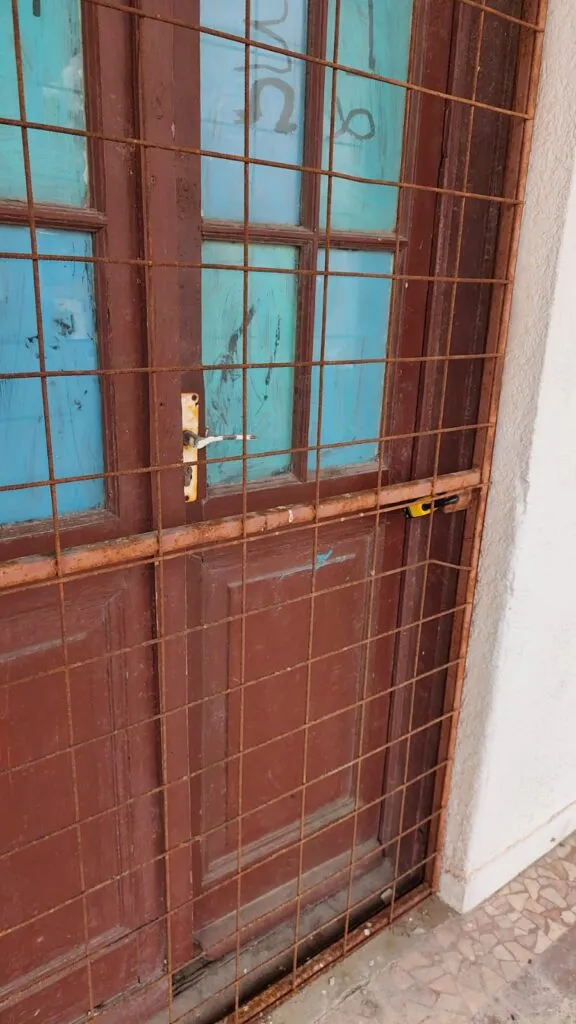 Vila Regală din Mamaia, în stare tot mai avansată de degradare. Încă o bucată de tavan s-a prăbușit (FOTO) – foto 12