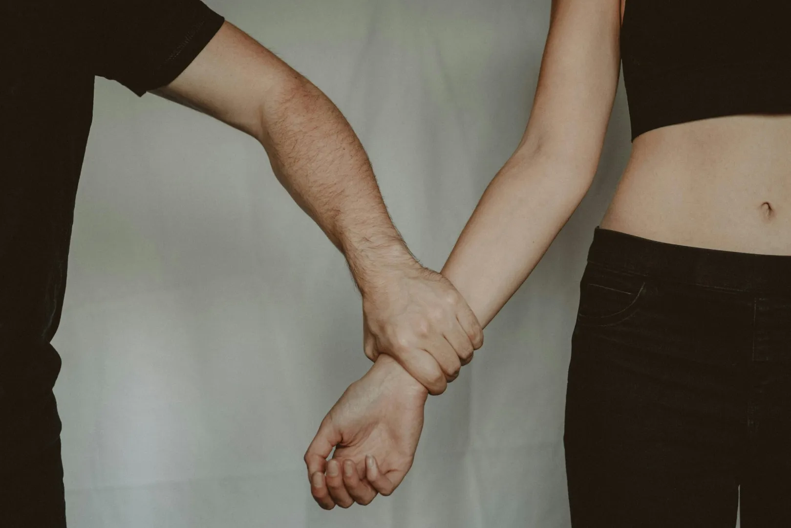 Surse: Polițist de 21 de ani, reținut într-un dosar de agresiune sexuală asupra unei minore
