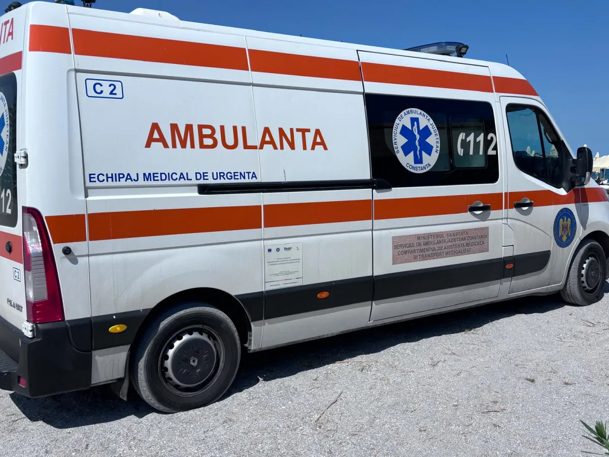 Apel eCall după un accident în 23 August. Două persoane au ajuns la spital