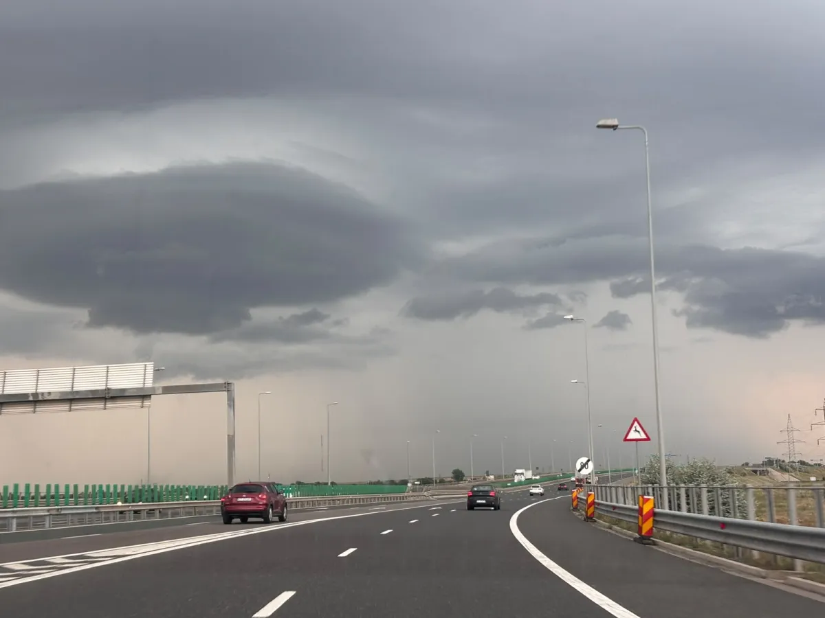 Cod roșu în Tulcea, cod portocaliu la Constanța. ANM anunță ploi torențiale, vijelii și cantități mari de apă