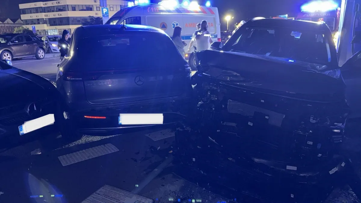 Accident rutier la Poarta 1 din Constanța. O persoană a fost transportată la spital
