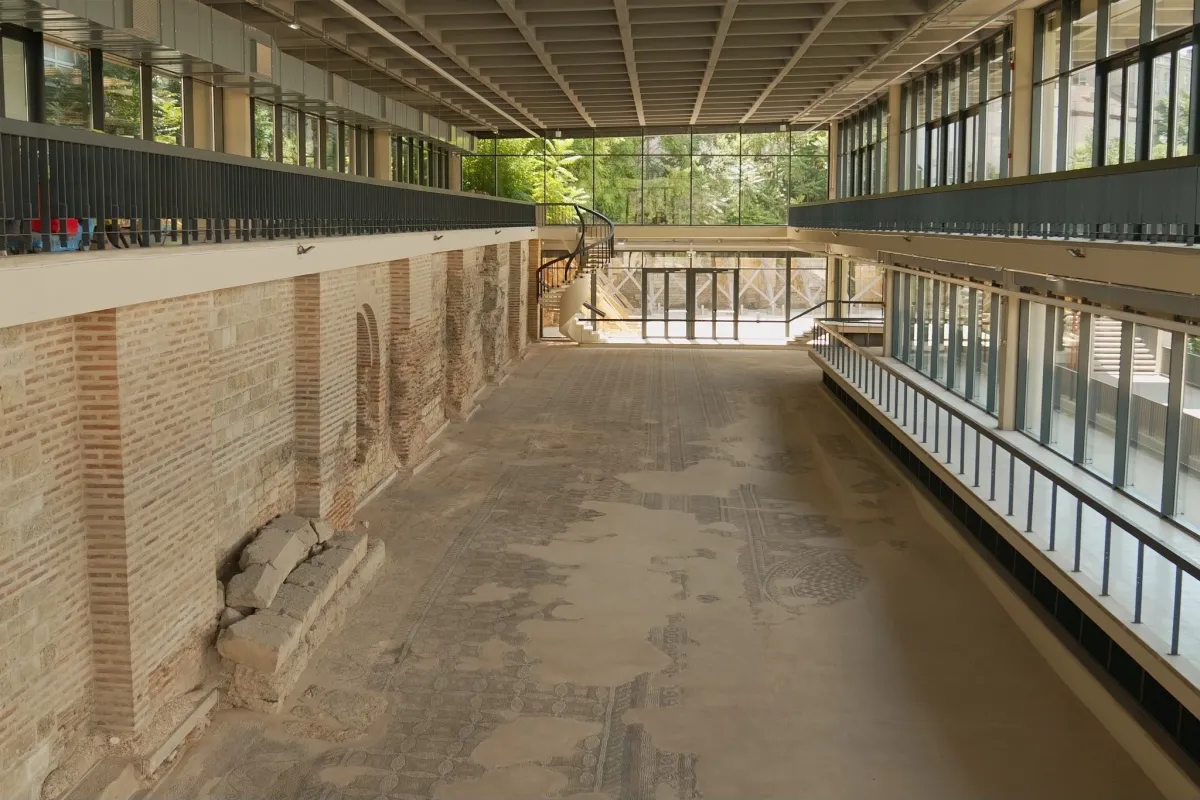 Trei zile dedicate arheologiei și restaurării, la Edificiul Roman cu Mozaic din Constanța