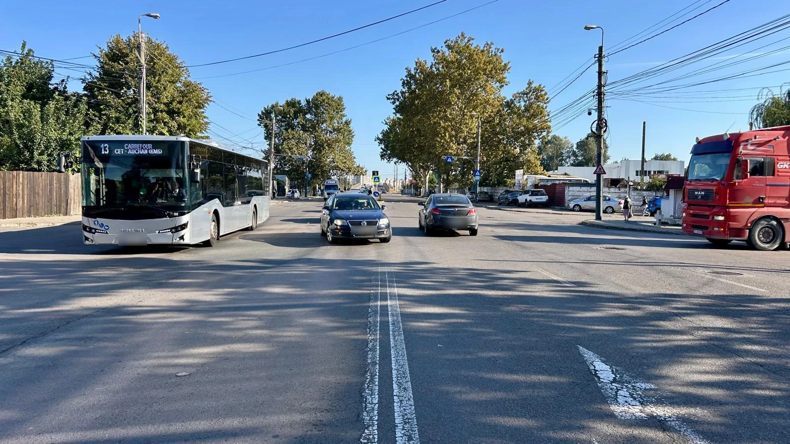 Sens giratoriu nou pe strada Cumpenei, la intersecția cu Spiru Haret. Amenajarea va fi provizorie