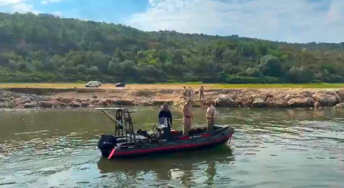 UPDATE: Explozie controlată la Izvoarele, pentru creșterea cursului Dunării spre Cernavodă. Stânca Pârjoala, distrusă – foto 2