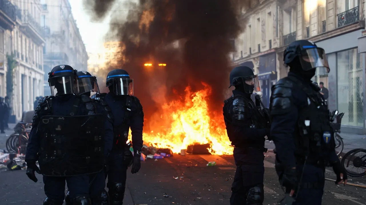 Franța pregătește o operațiune masivă de securitate pentru protestele de sâmbătă. Vor fi mobilizați și militari