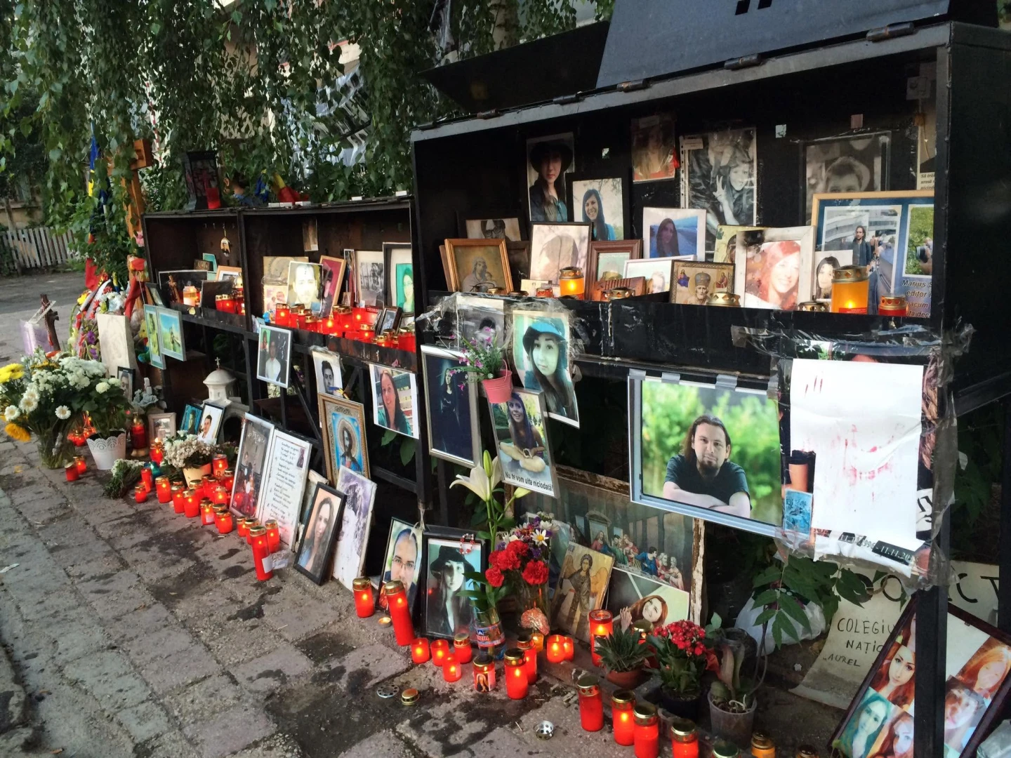 11 ani de la tragedia din Colectiv: 65 de vieți pierdute și un sistem care încă nu poate oferi răspunsurile și soluțiile promise