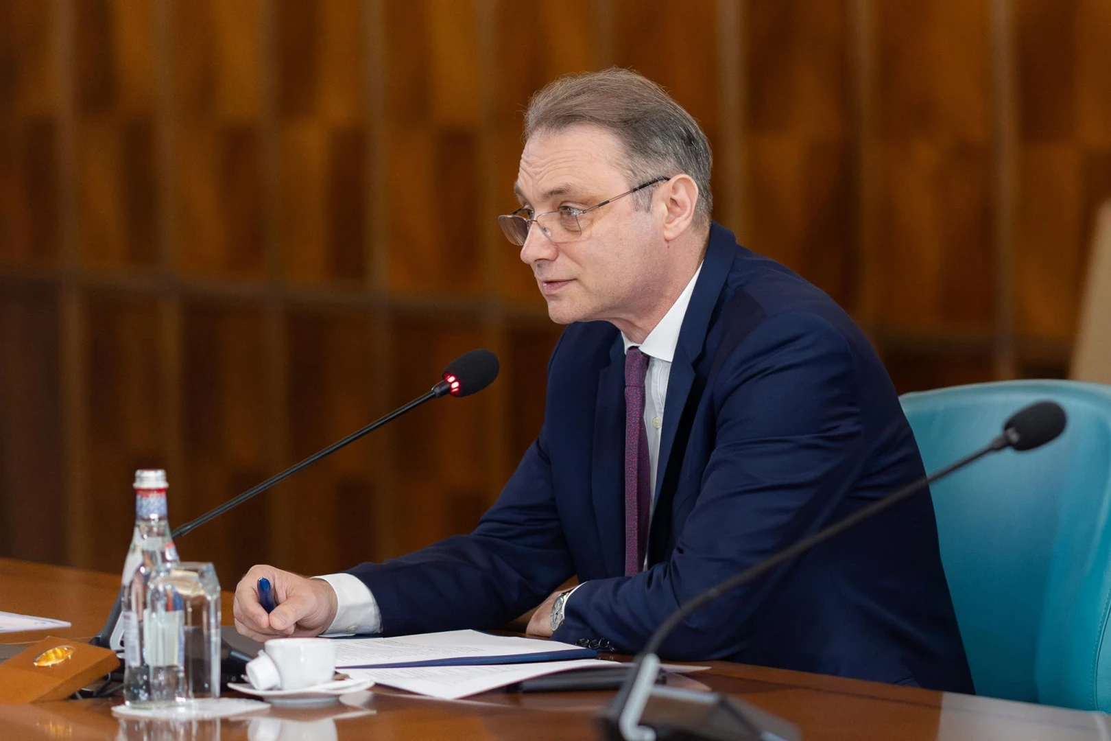 Luca Niculescu începe discuţiile pentru formarea Guvernului. Astăzi - întâlniri cu PSD, PNL şi UDMR