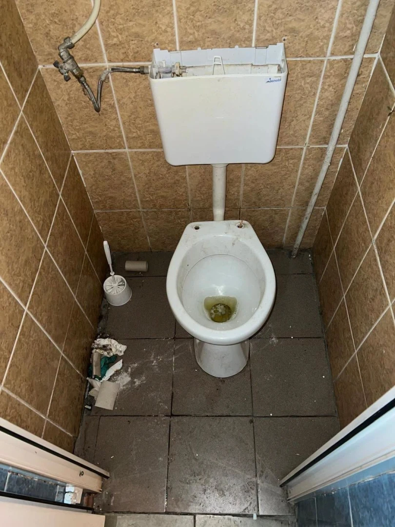 Mizeria din toaletele Poliției: între nepăsarea conducerii și responsabilitatea celor care le folosesc – foto 4